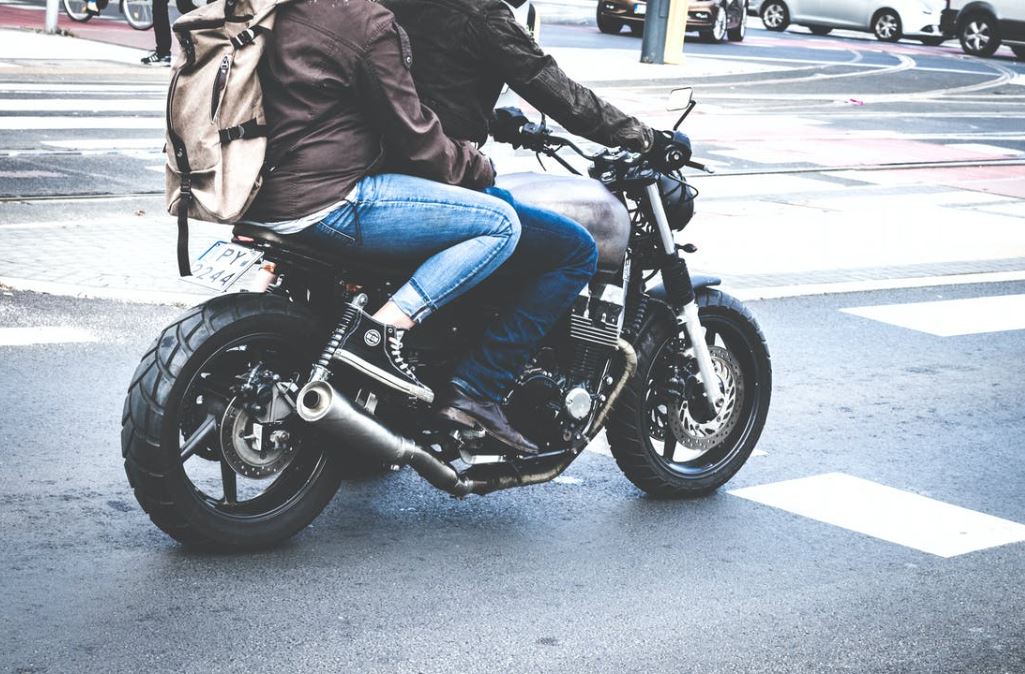 Mann_Frau_Motorrad