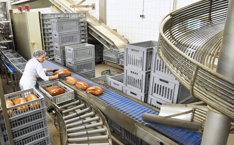 Verpackung von Brot in Industriebäckerei | Druckrohre